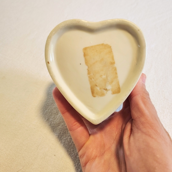 Heart-Shaped Ceramic Trinket Box with Cats - Picture 7 of 8
